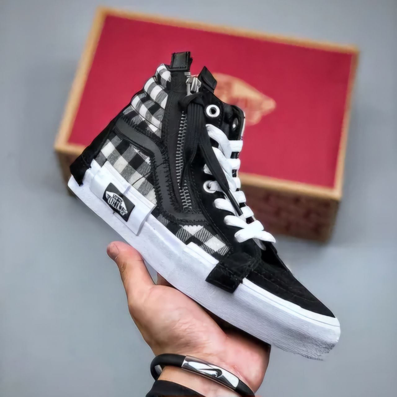ونس ساقدار زیپی شطرنجی مشکی سفید Vans SK8HI Reissue Cap Black White
