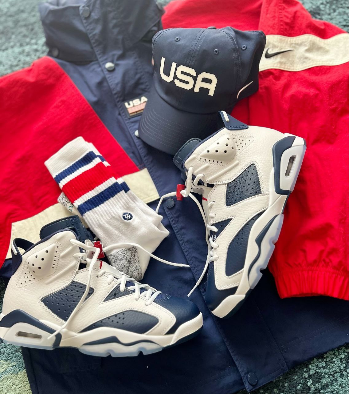 نایک ایر جردن ۶ المپیک سفید سورمه ای Nike air jordan 6 Olympic
