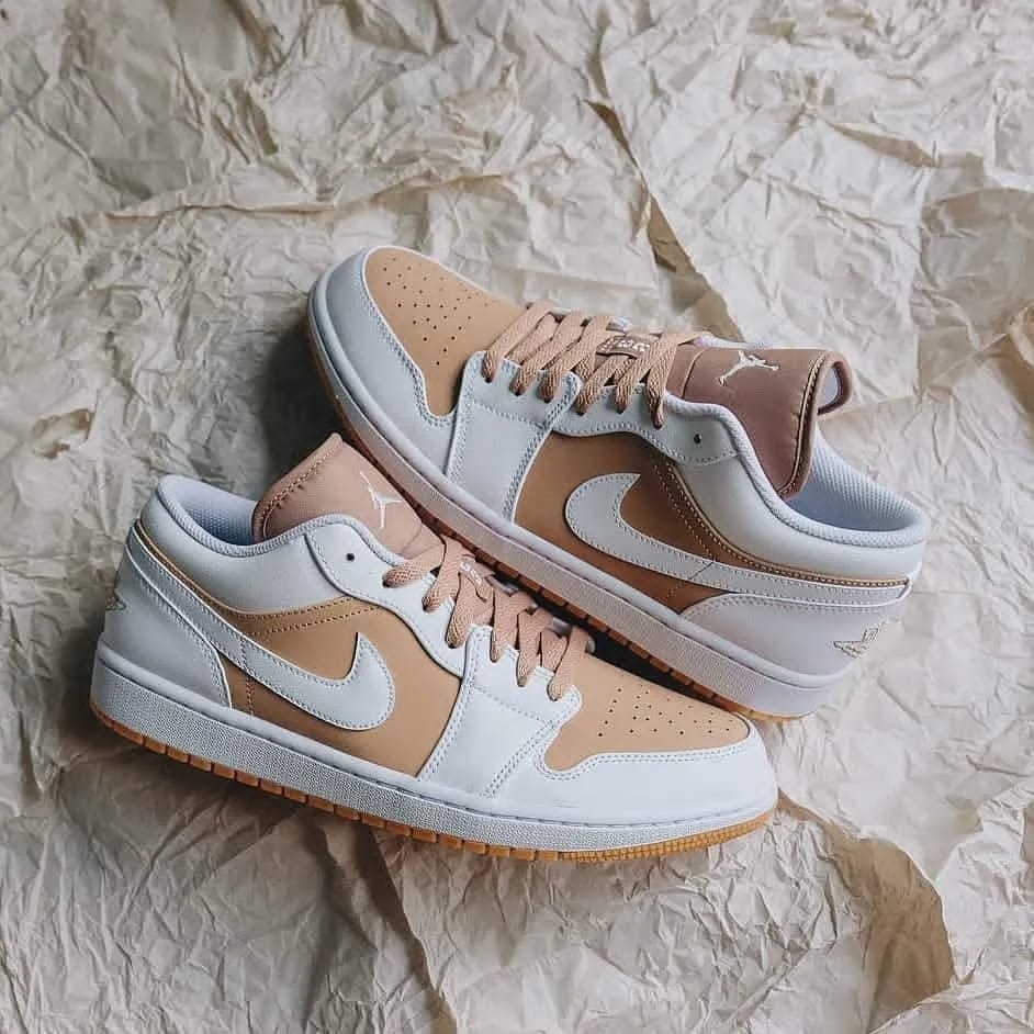 نایک ایر جردن ۱ بدون ساق سفید کرمی Nike air jordan 1 low beige white