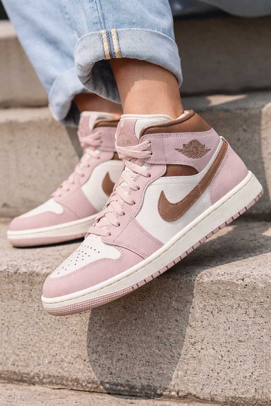 نایک ایر جردن ۱ ساقدار قهوه ای صورتی Nike air jordan 1 high Pink Brown