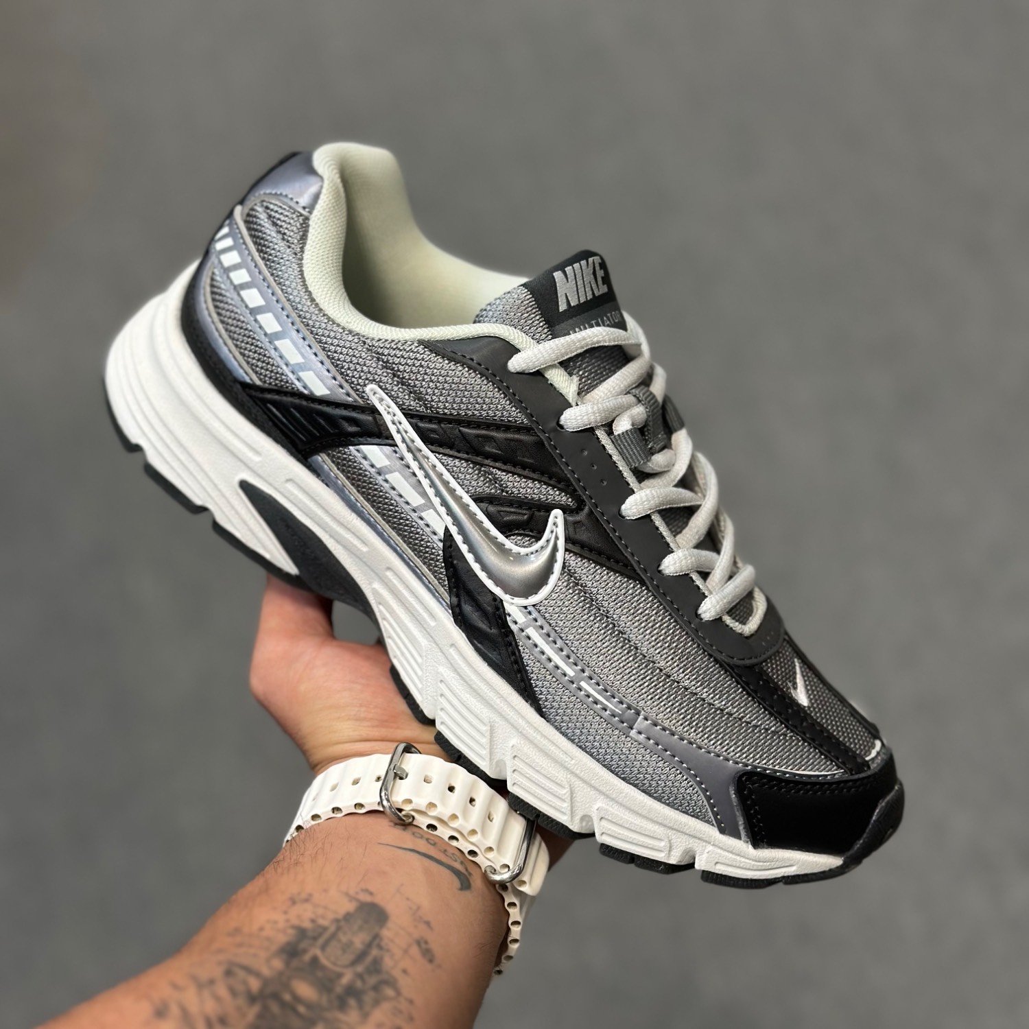نایک اینشیادور طوسی نقره ای – Nike Initiator