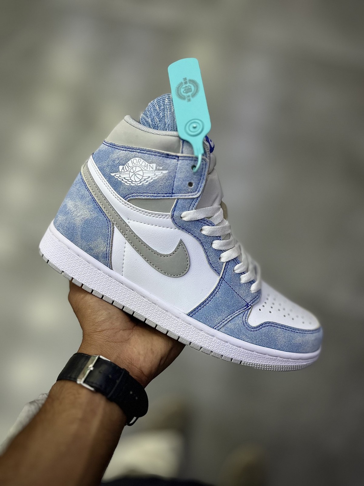 جردن وان های هایپر رویال سفید آبی یخی | Air Jordan 1 Retro High OG Hyper Royal