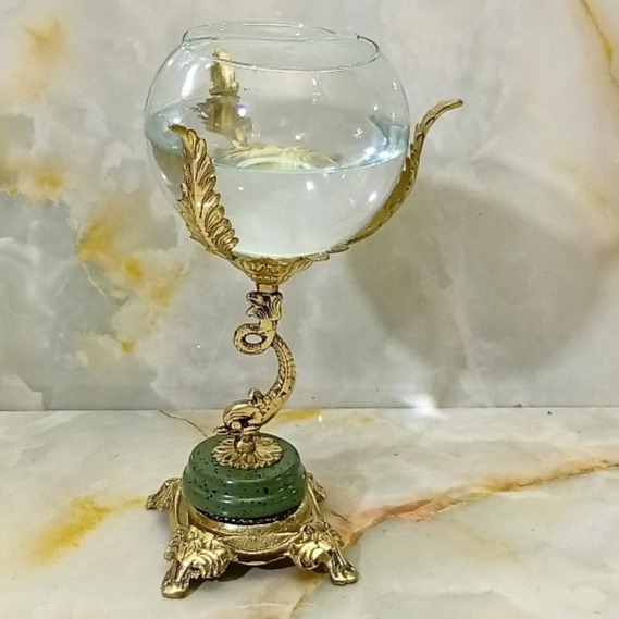تنگ ماهی برنزی مدل ماهی با سنگ سبز