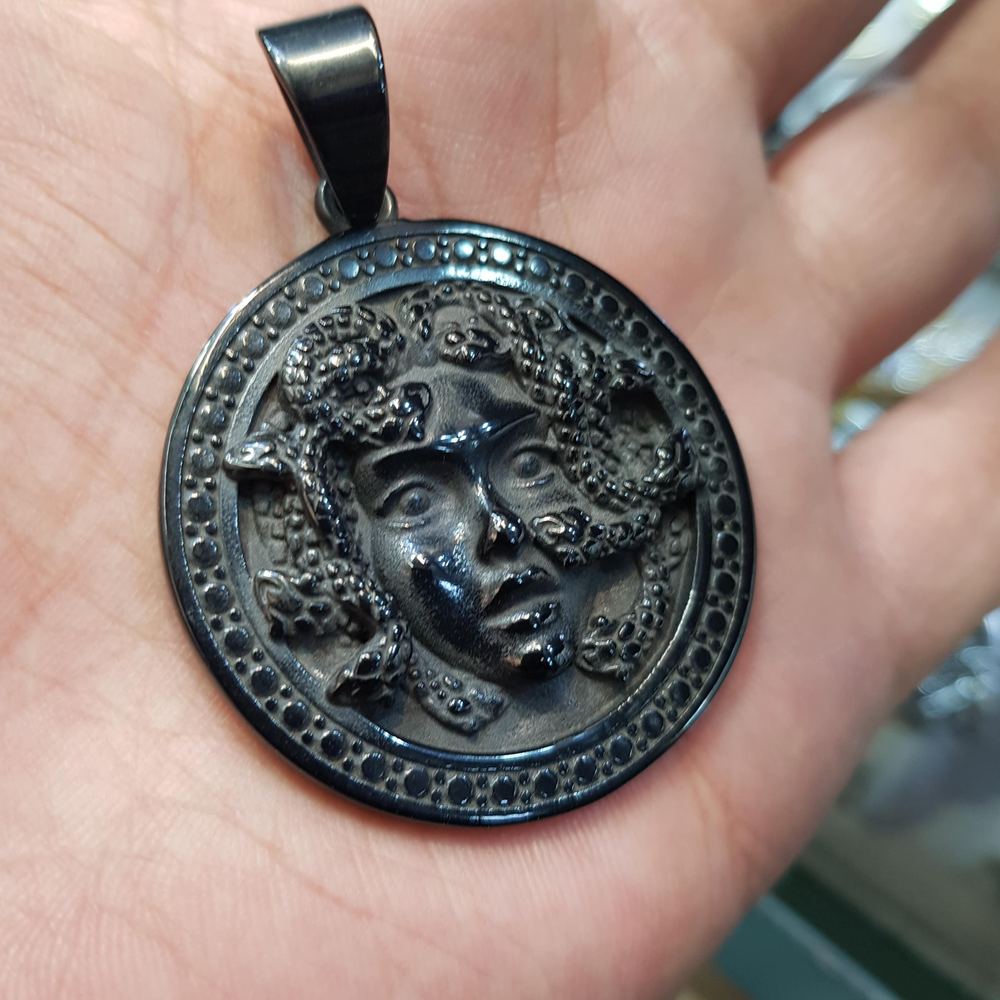 پلاک و آویز استیل مشکی مدوسا PB1
