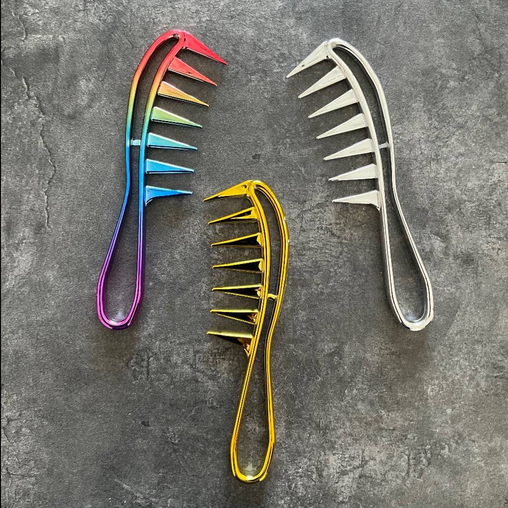 شانه هلالی پلاستیکی مدل Hair comb - رنگ طبق موجوری ارسال میشه
