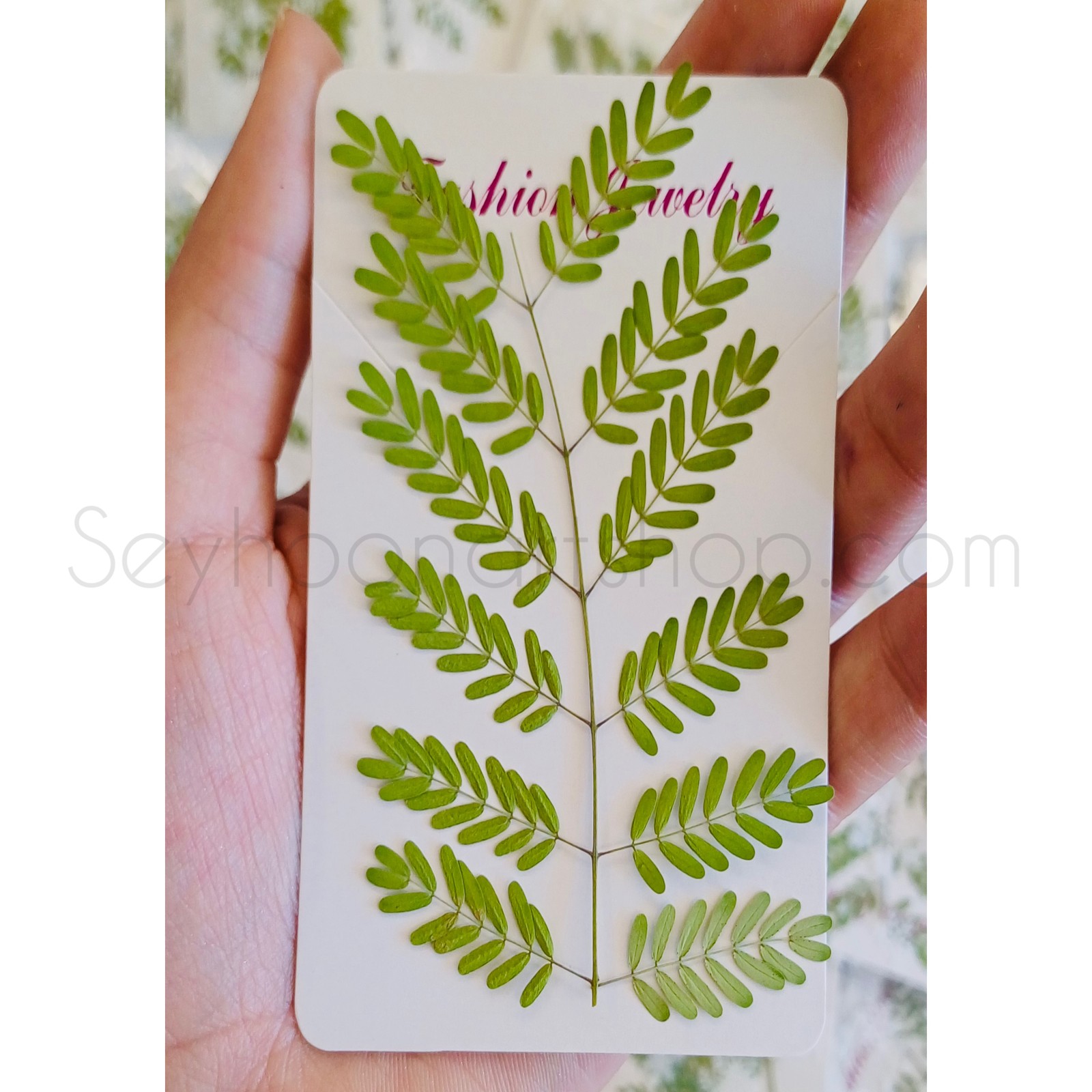 برگ سبز ابریشمی (بسته ۱۰ تا ۱۲ شاخه)