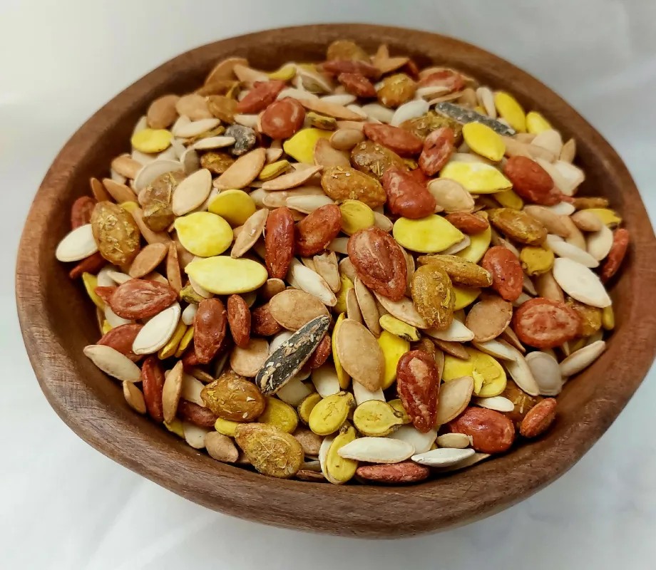 آجیل تخمه شامل انواع تخمه ها