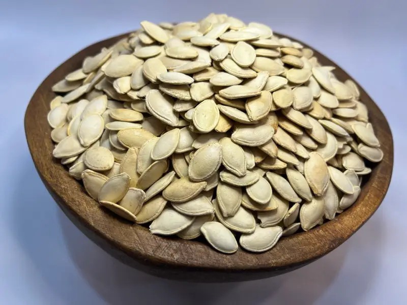 تخمه کدو گوشتی کم نمک بوداده رژیمی ۵۰۰ گرمی - آجیل و خشکبار وحید