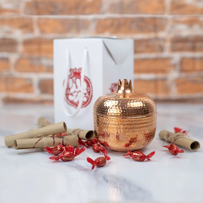 پک یلدایی شرکتی (قندان مسی و فال)