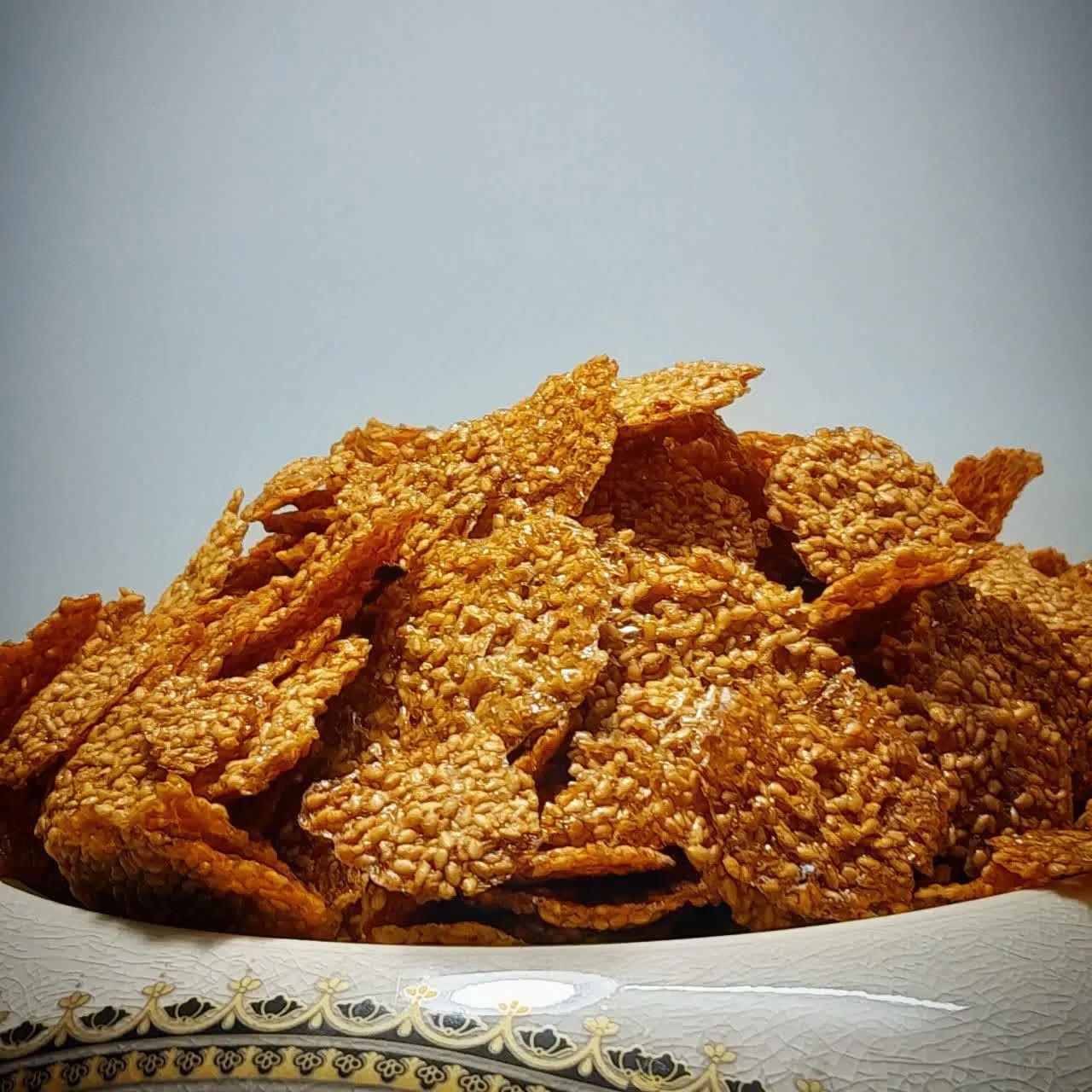 چیپس کنجدی
