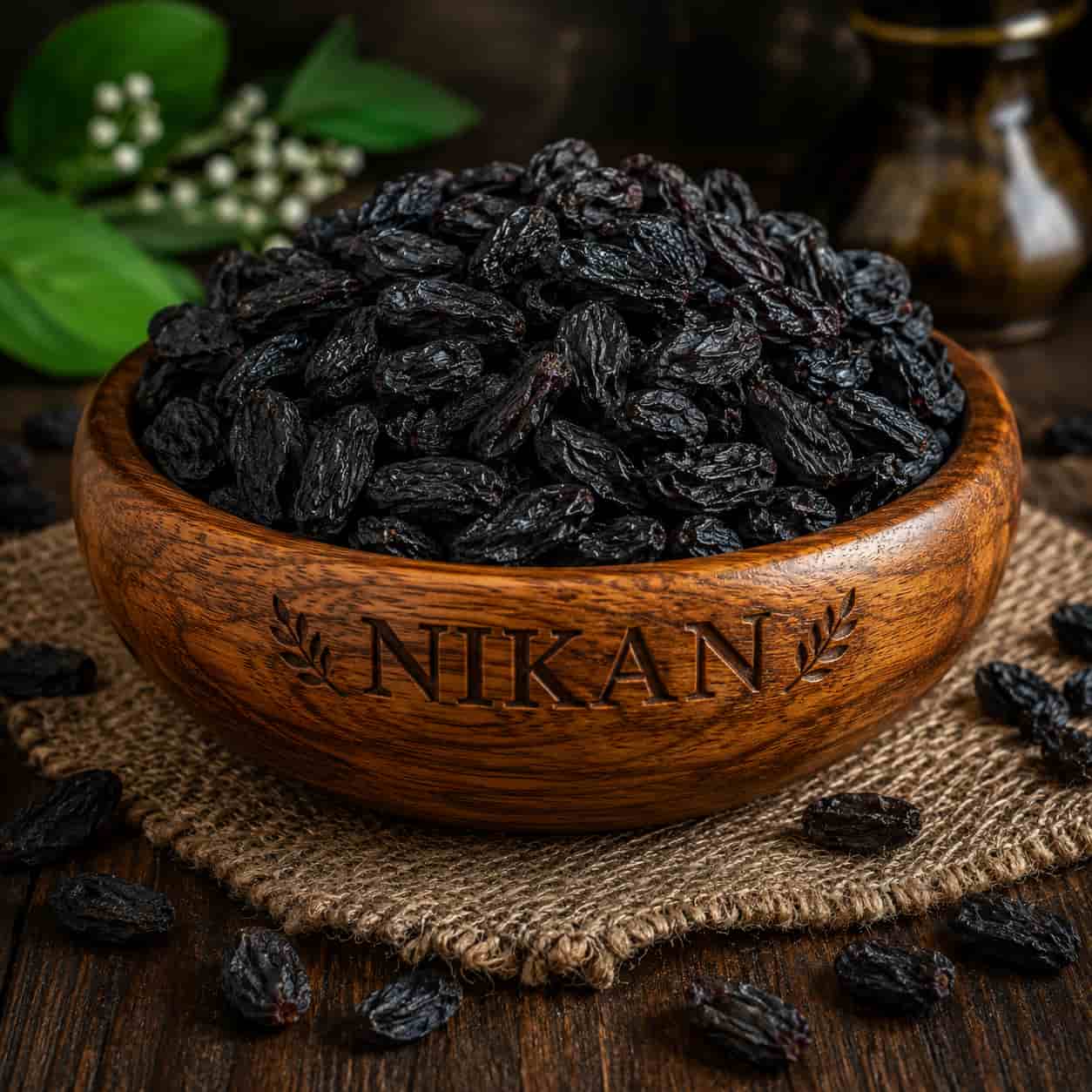 مویز سیاه بی هسته و نرم نیکان