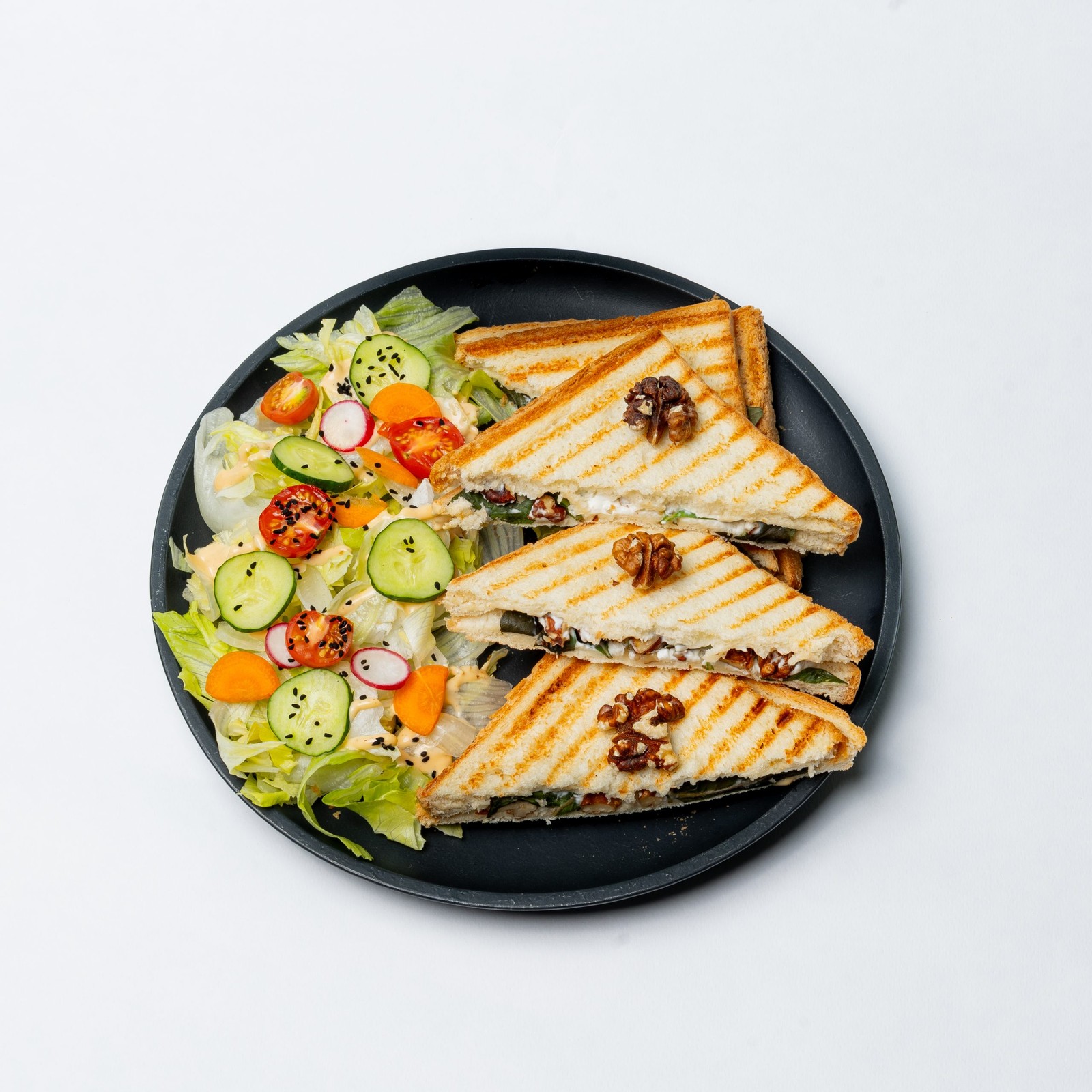 تست پنیر و ریحان و گردو