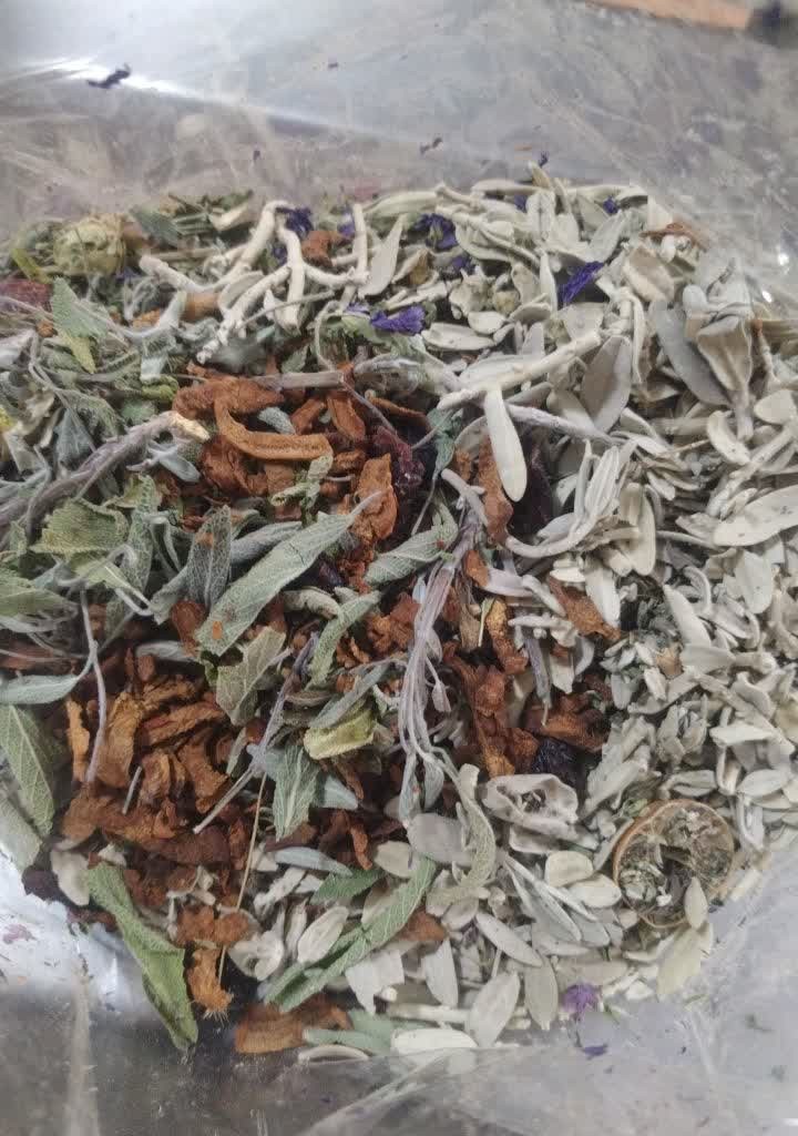 دمنوش 9 گیاه آرامش