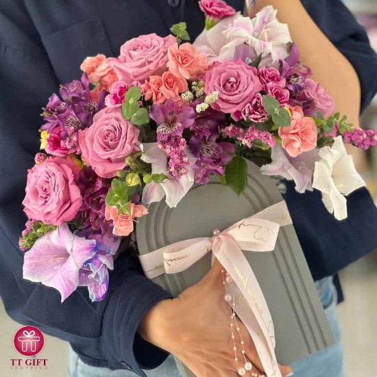 Raaz Rose and Lisianthus Flower Box