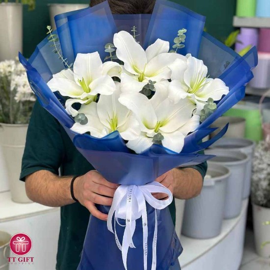 Samina Lily Flower Bouquet