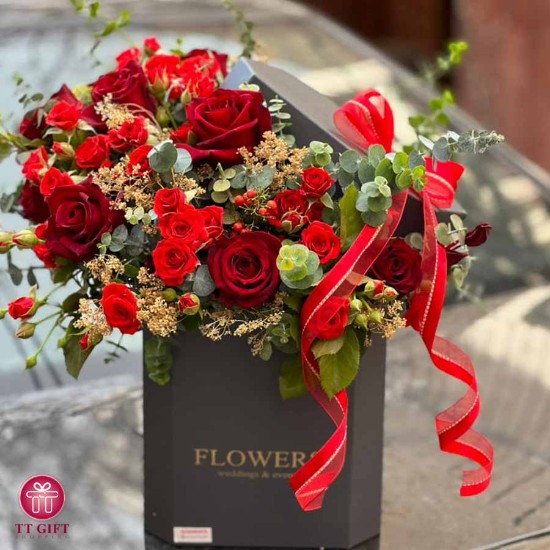 leila Flower Box