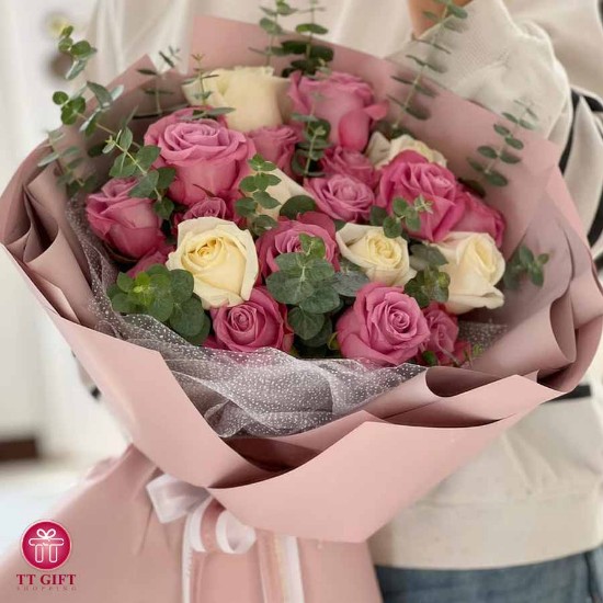 Behdis rose bouquet