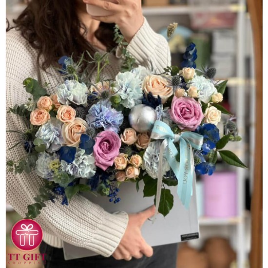 Asena Rose and Carnation Flower Box