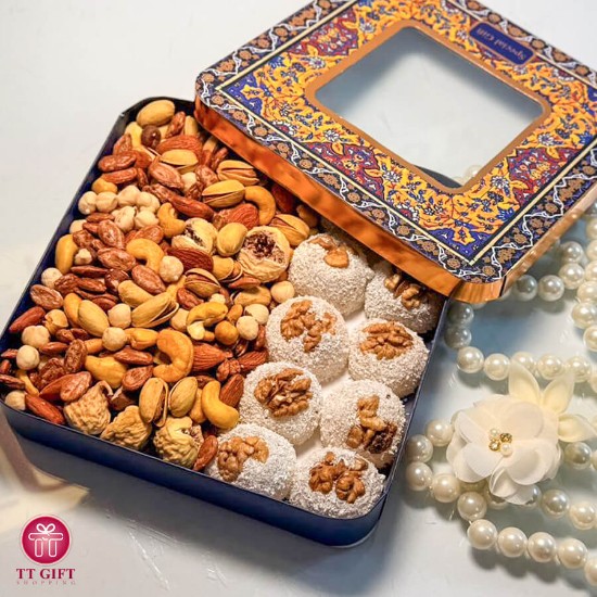 Traditional nut box
