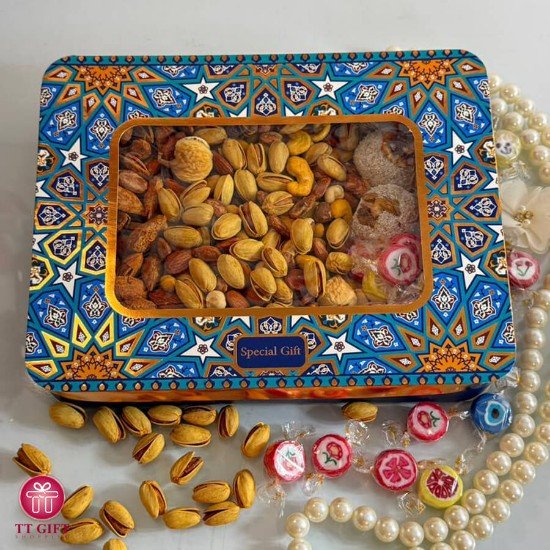 Traditional rectangular nut box