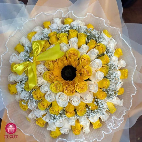 Negar Luxury Sunflower and White and Yellow Rose Flower Bouquet