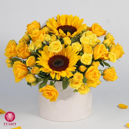 Rana Sunflower and Yellow Rose Flower Box