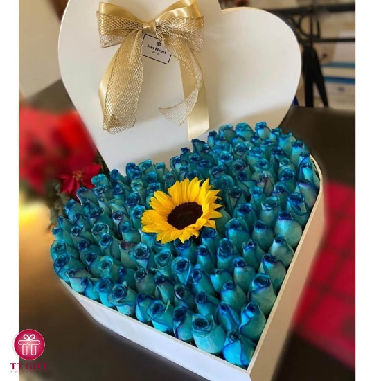Deniz Luxury Sunflower and Blue Rose Heart Flower Box