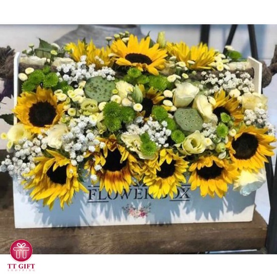 Aydin Sunflower and Chrysanthemum Flower Box
