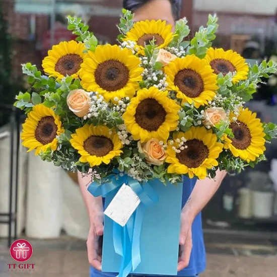 Zhila Sunflower and Rose FLower Box for Birthday