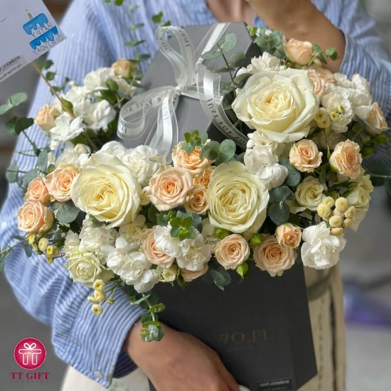 Diyar Rose and Carnation flower Box