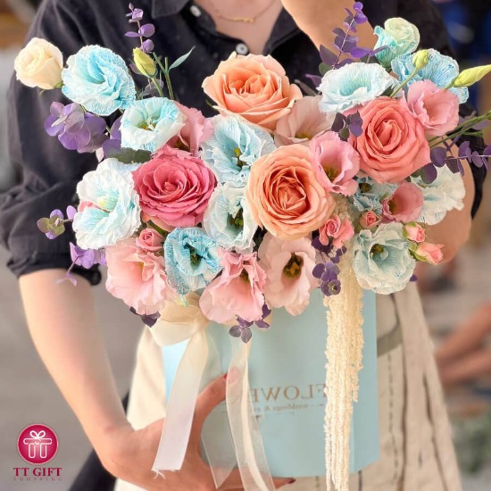 Delsa Rose and Lisianthus Flower Box for Birthday