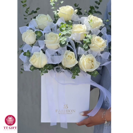 Rosha White Rose Flower Box