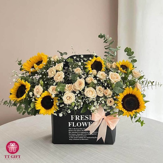 Salva Sunflower and Miniature Rose Flower Box