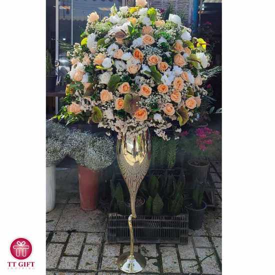 Atousa Rose and Anthurium Flower Cup for Inaugural