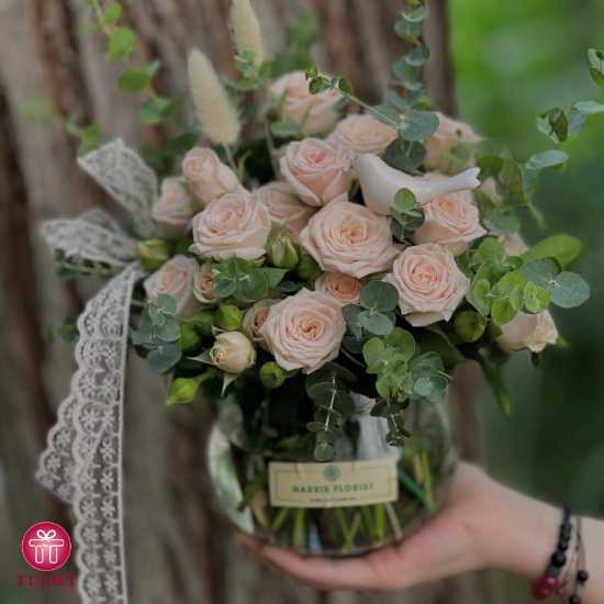 Arvina Pink Miniature Rose Flower Vase