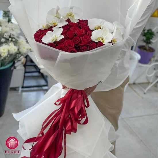 Luxury Red Rose and White Orchid Flower Bouquet