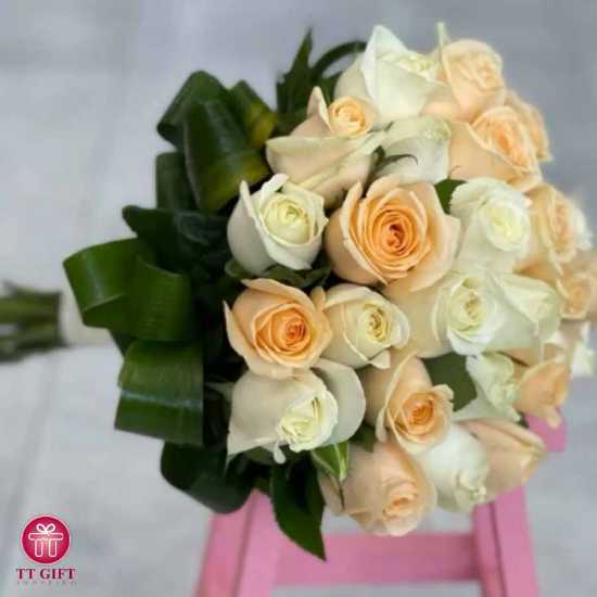 Homa Amber and White Rose Flower Bouquet