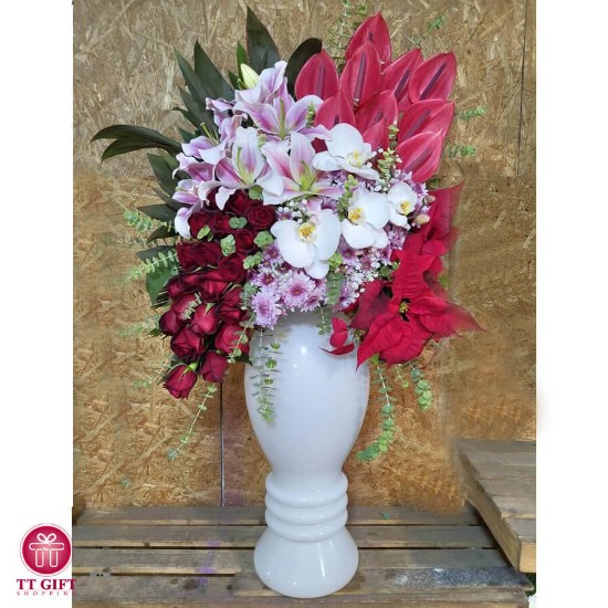 Helma Luxury Flower Vase for Courtship Ceremony
