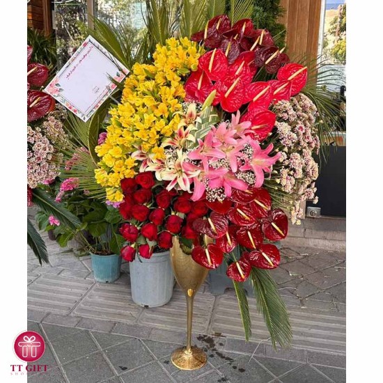 Ipek Large and Luxury Flower Vase for Opening