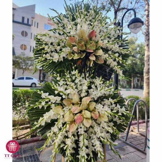 Atiyeh White Gladiolus and Anthurium Wreath Flower for Funeral
