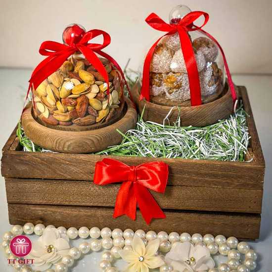 Yalda night mixed and delicious nuts package