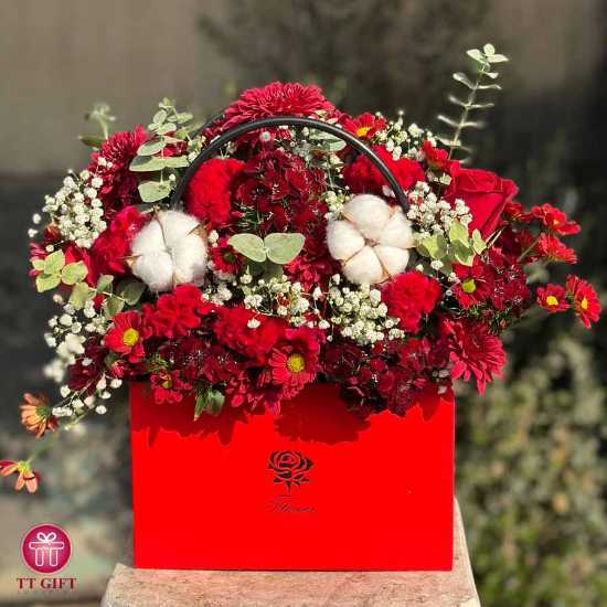 Toranj Economic Red Chrysanthemum Flower Box
