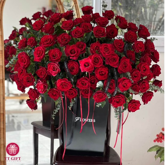 Soheila Luxury Red Rose Flower Box