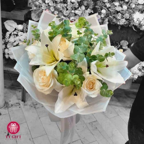 Samin White Rose and Lily Flower Bouquet