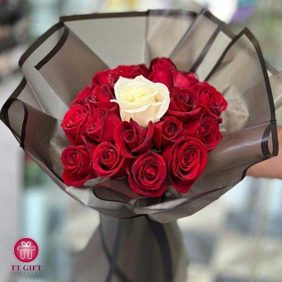 Leila Red and White Rose Flower Bouquet