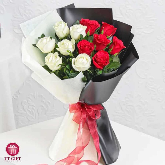 Asli Red and White Rose Flower Bouquet