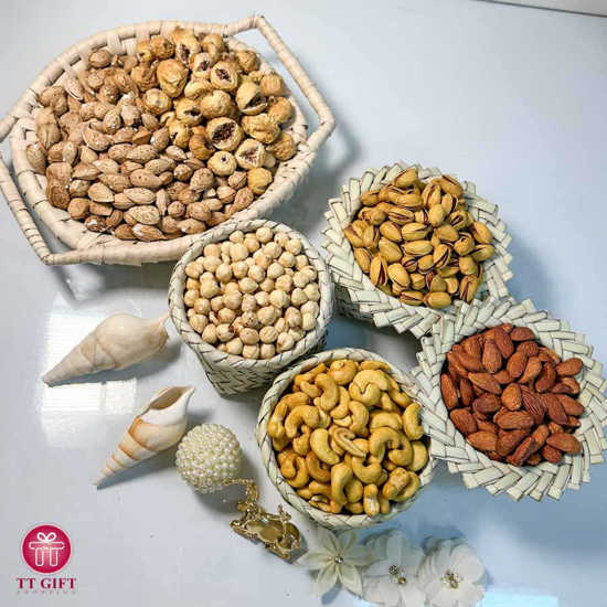 Package of nuts and dried fruits and straw containers