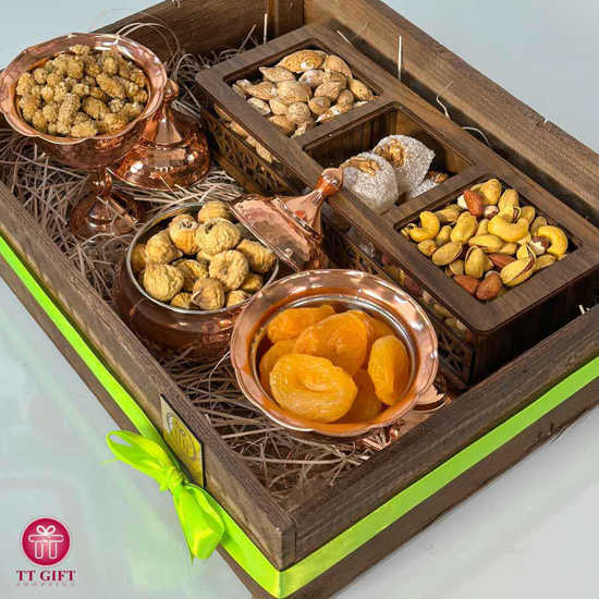Eid gift package of nuts and dried fruits