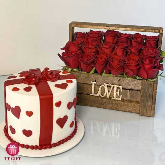 Adriana cake and flower box package