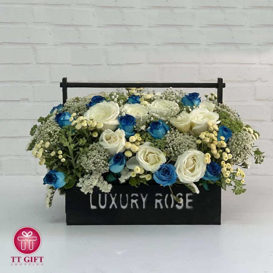 Arsha Blue and White Rose Flower Box